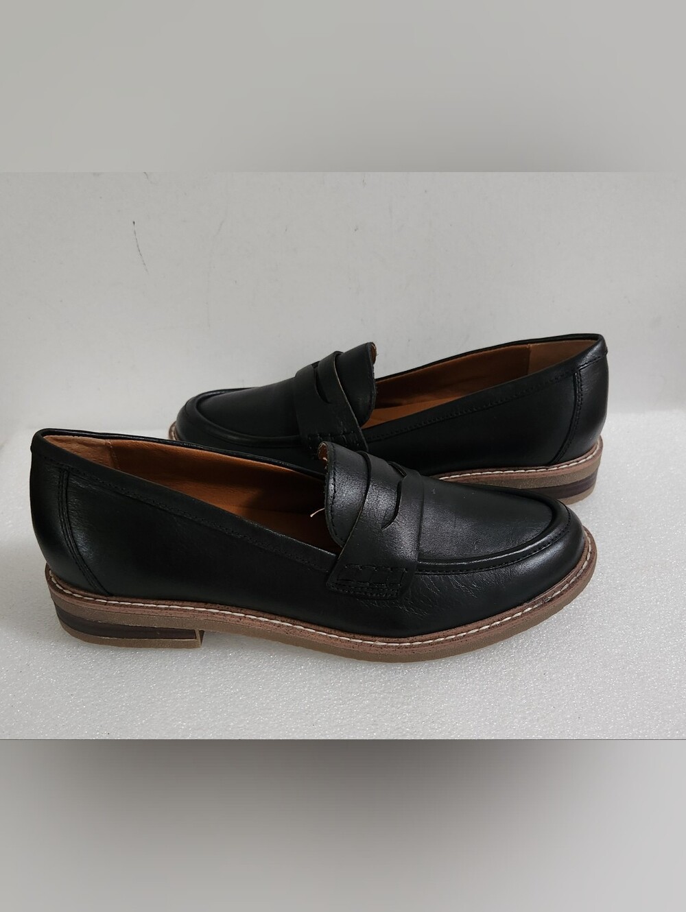 EARTH JAVAS LEATHER SLIP-ON PENNY LOAFER WOMEN'S COLOR BLACK SIZE US 8M - Picture 4 of 6